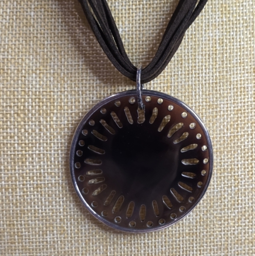 Silpada N1433 retired pen shell and sterling silver pendant necklace New - Picture 4 of 5